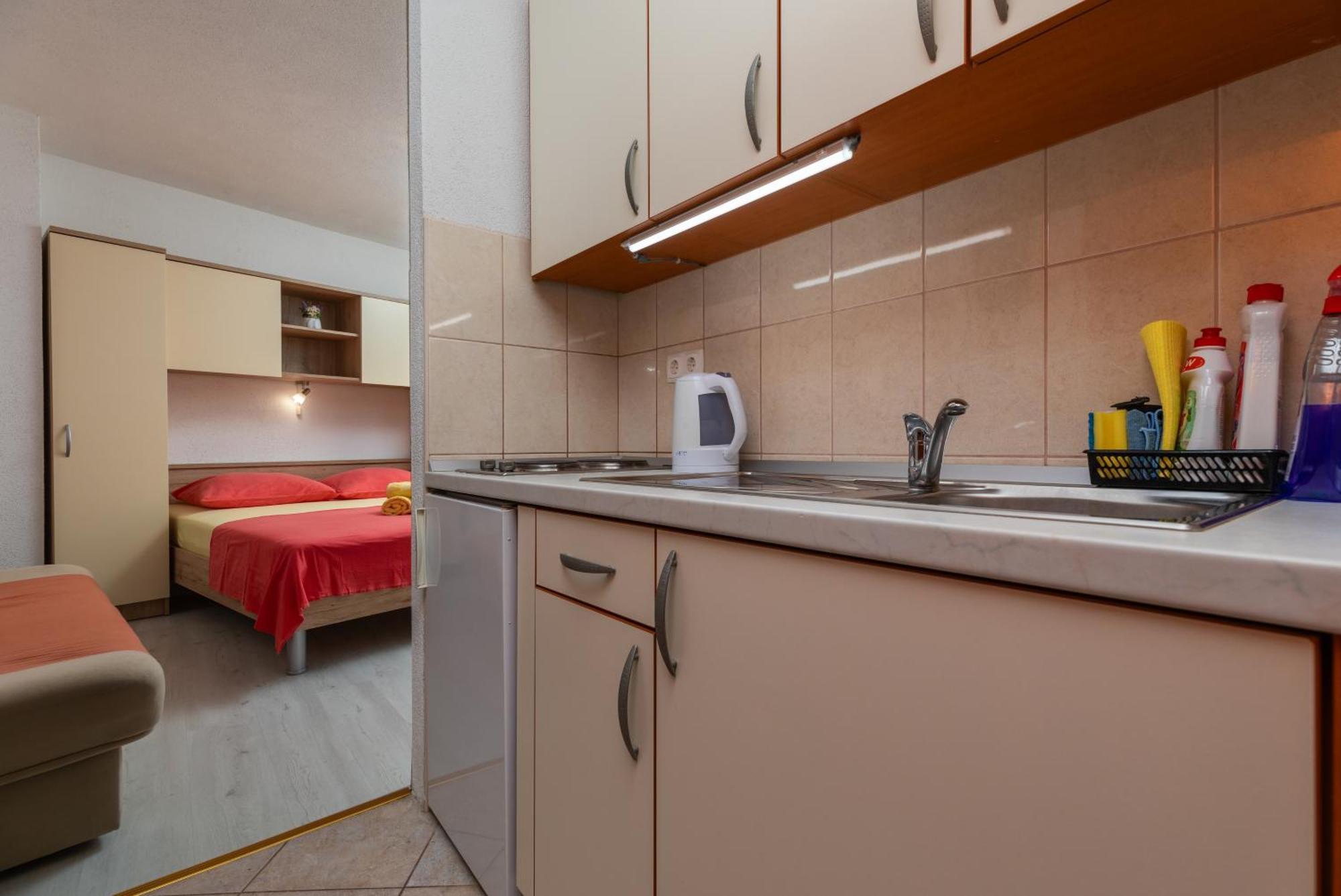 Apartments By The Sea Drasnice, Makarska - 6697 Dış mekan fotoğraf