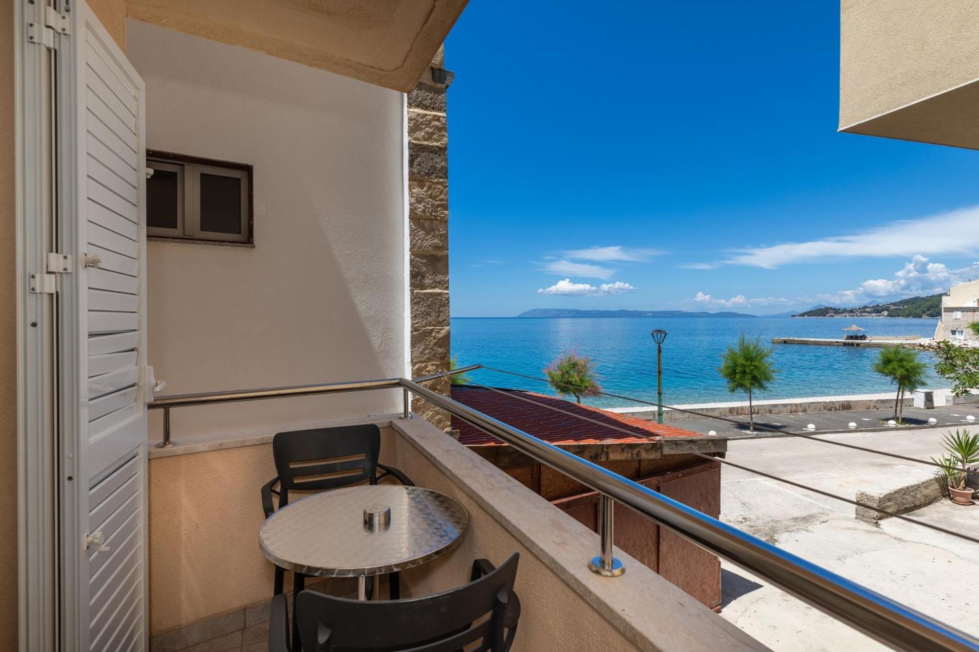 Apartments By The Sea Drasnice, Makarska - 6697 Dış mekan fotoğraf